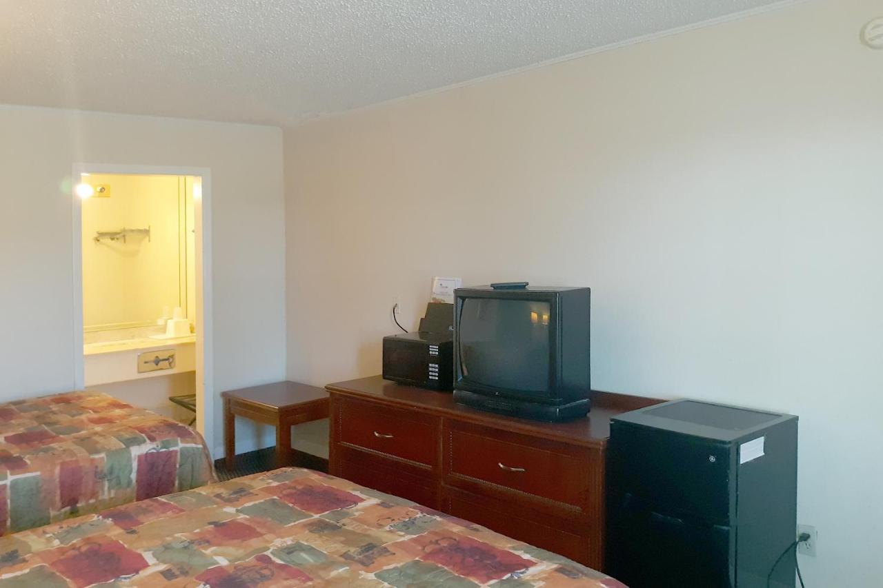 Rest Inn - Extended Stay, I-40 Airport, Wedding & Event Center Amarillo Exterior foto